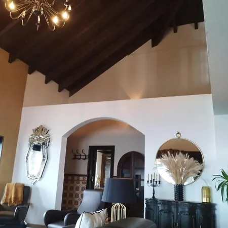 Luxury Colonial Country Вилла
